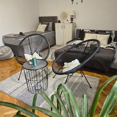Aparmani Djuric Apartment *